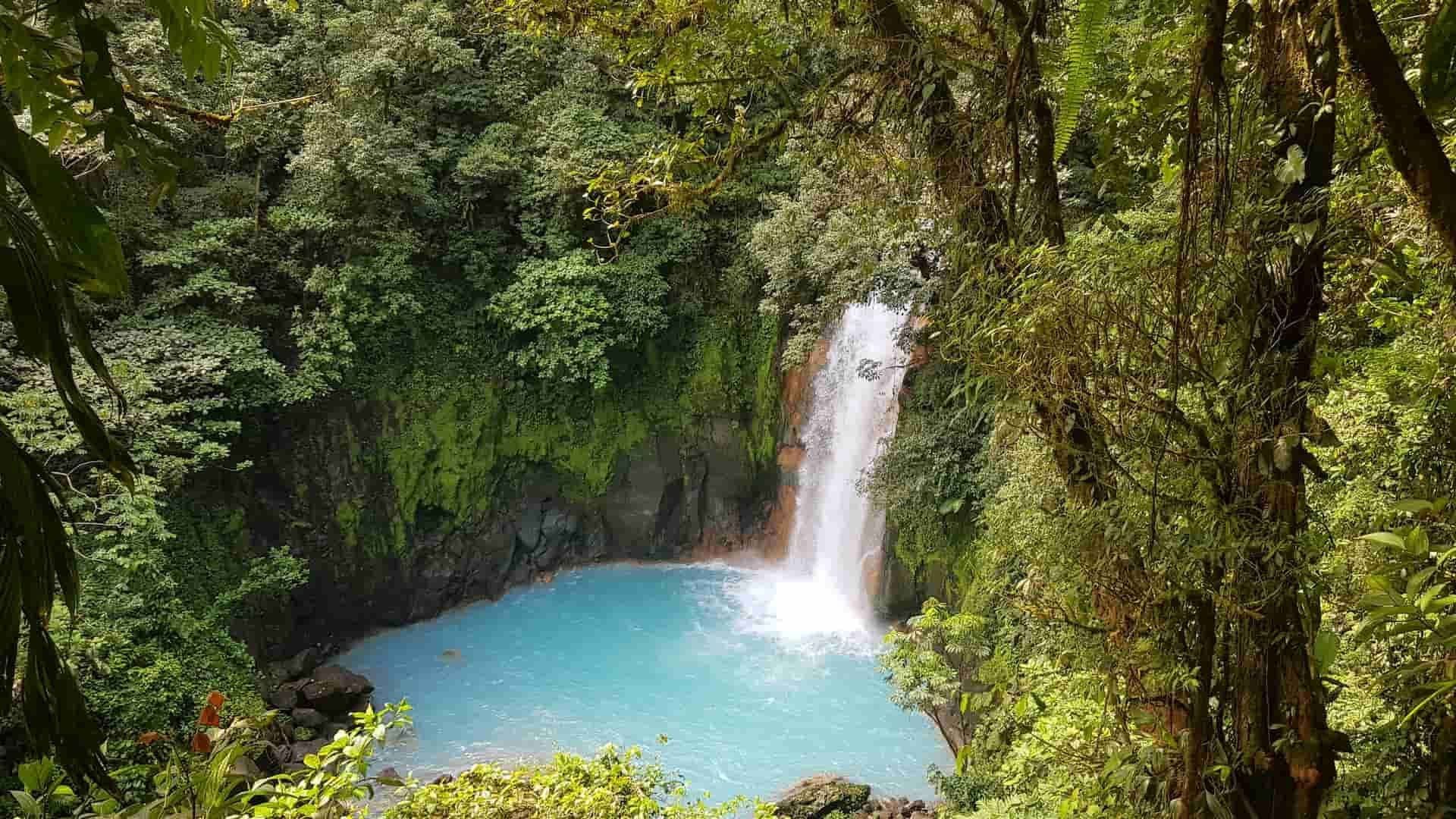 costa-rica-curiosities_fallouts.jpg